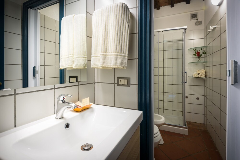 Standard Apartment, 2 Bedrooms - Bathroom