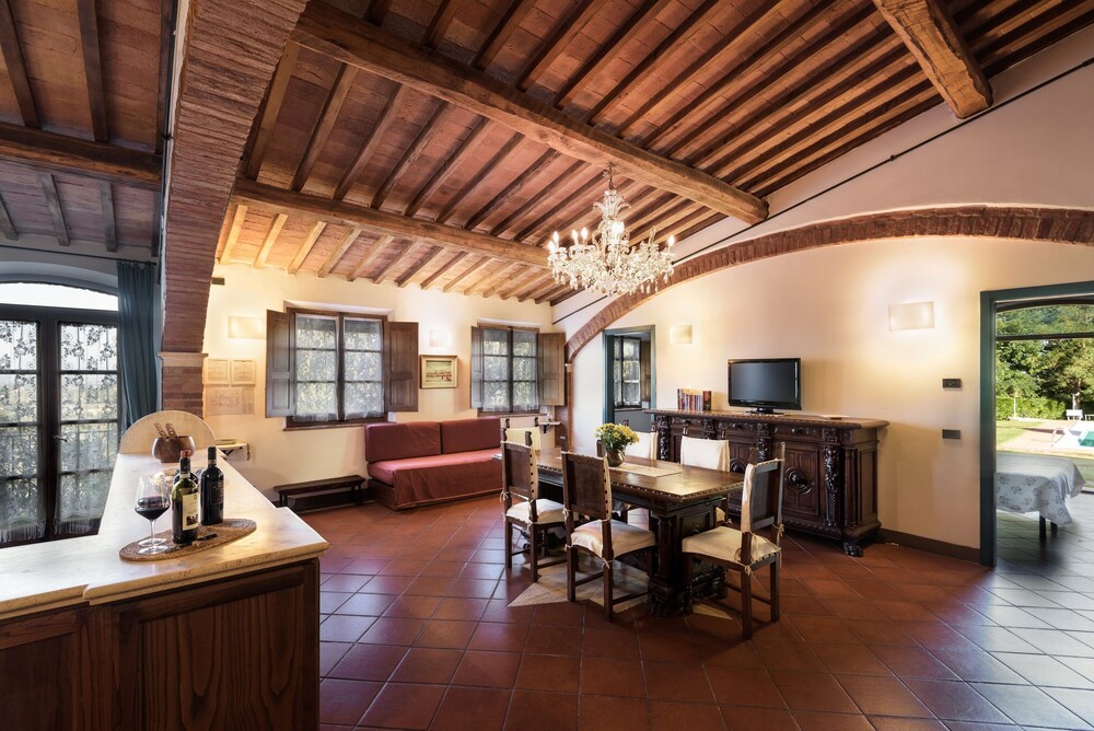 Superior Apartment, 2 Bedrooms - Living Area