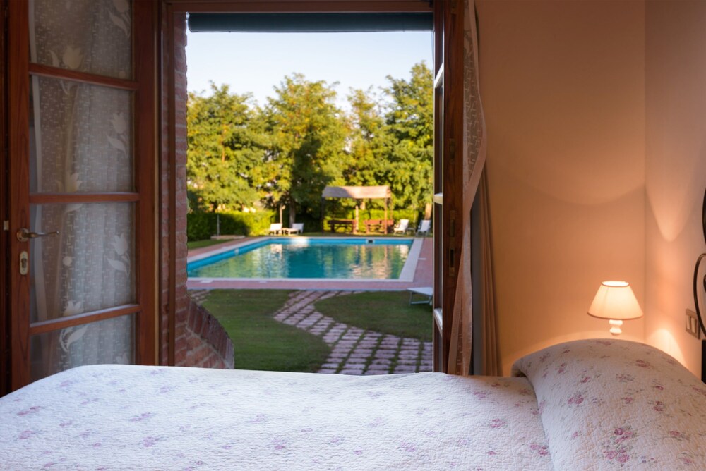 Standard Apartment, 2 Bedrooms - Guestroom