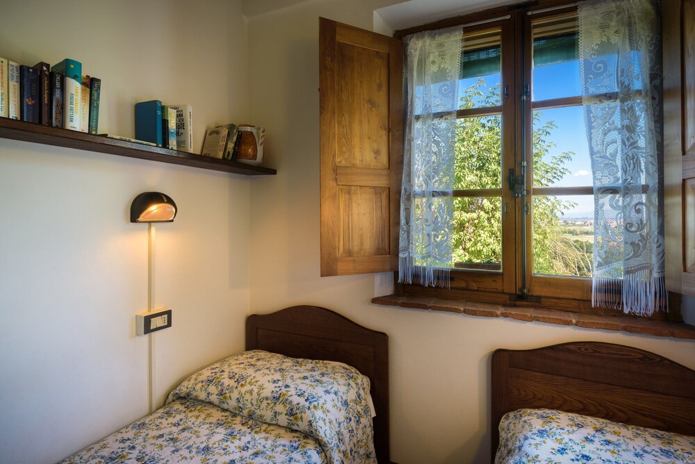 Standard Apartment, 2 Bedrooms - Guestroom
