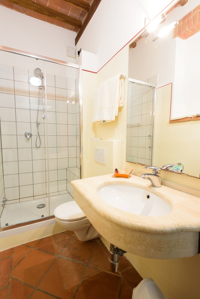 Superior Apartment, 2 Bedrooms - Bathroom