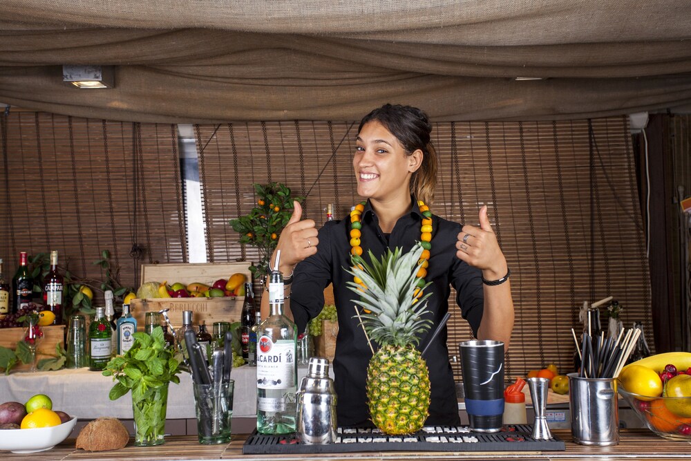 Poolside Bar