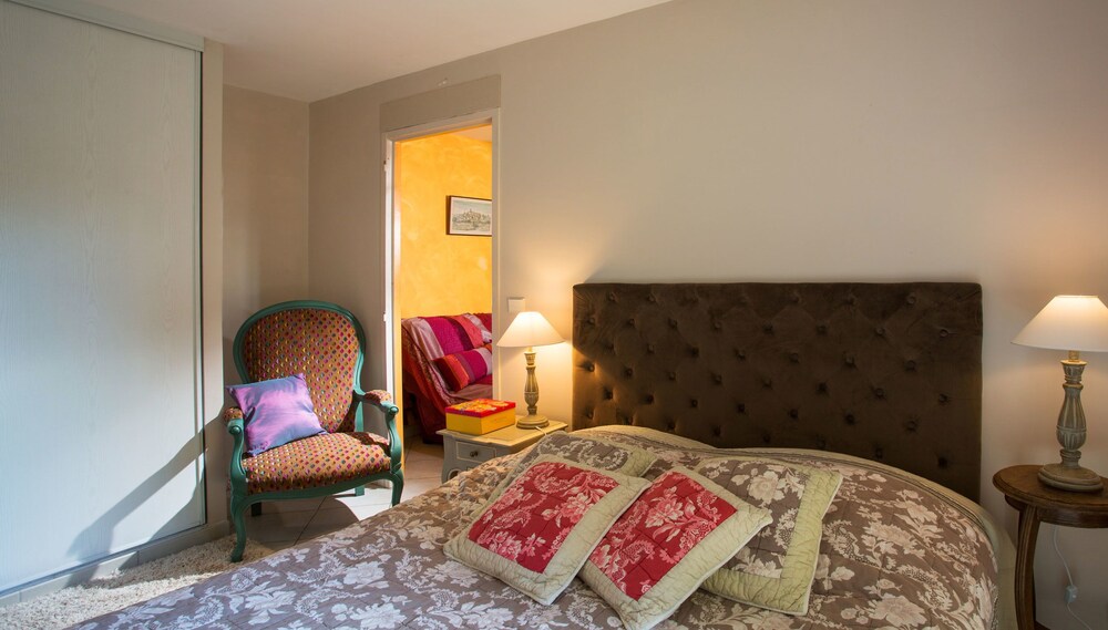 Chambre (Suite Confort, 1 chambre, coin cuisine, vue jardin)