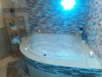 Jetted Tub