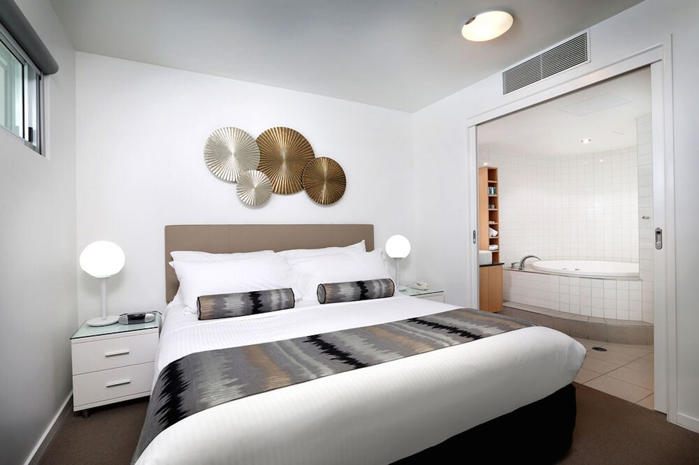 1 Bedroom Resort Spa Suite - Guestroom