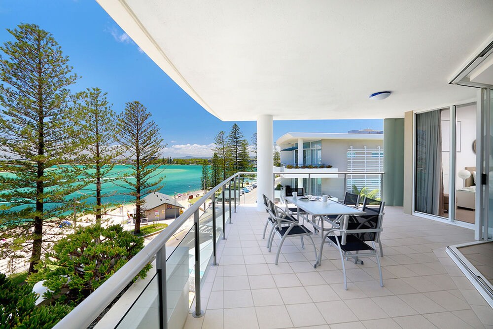 3 Bedroom Apartment Ocean View - Balcony