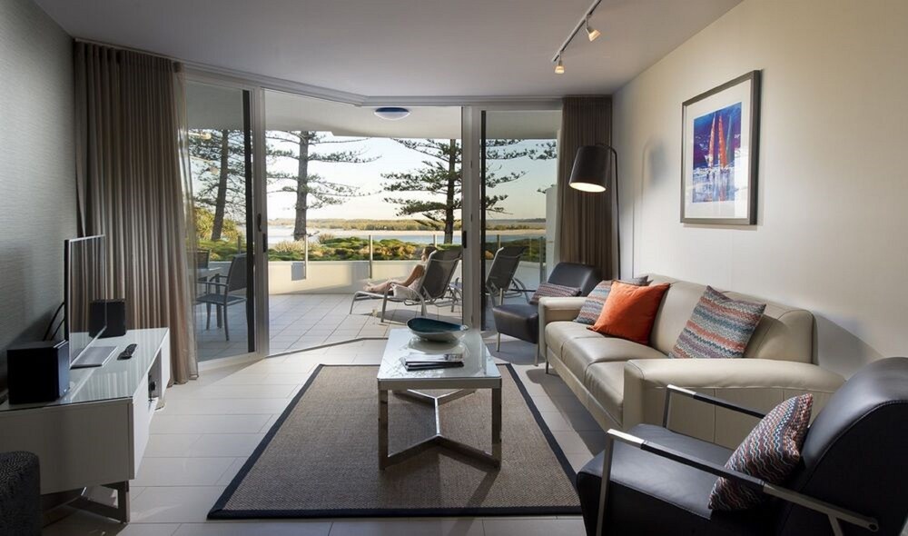 2 Bedroom Apartment Ocean View - Living Area