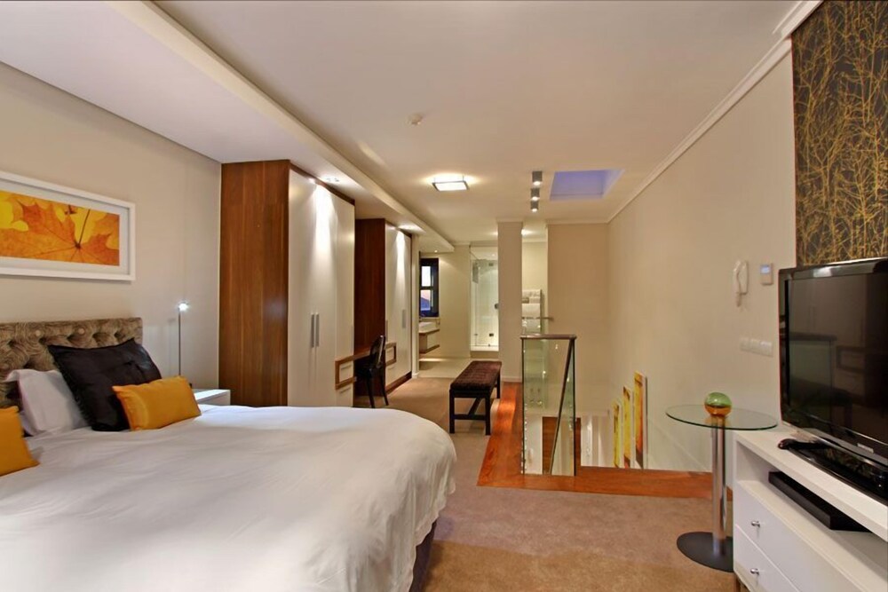 Exclusive One-Bedroom Penthouse - Guestroom