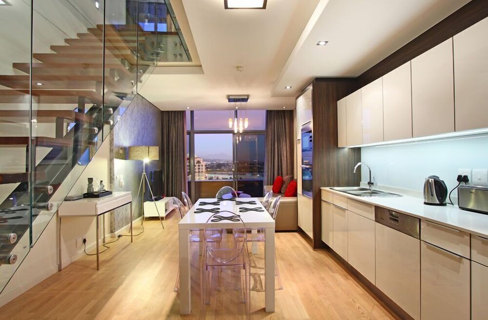 Exclusive One-Bedroom Penthouse - In-Room Kitchen