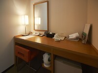 Single Room, Smoking (Shower Booth)