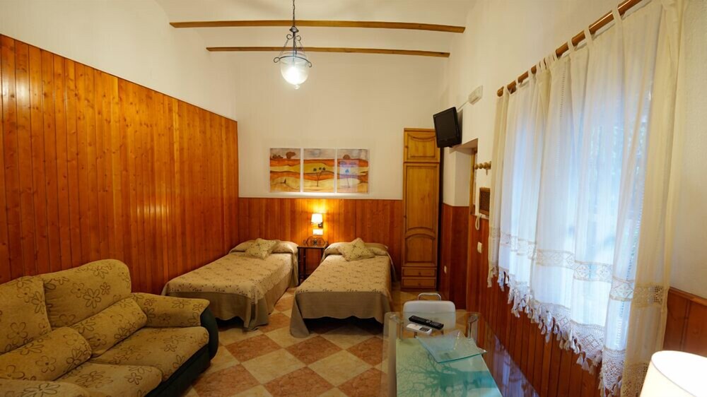 Studio (2-3 people) - Living Area