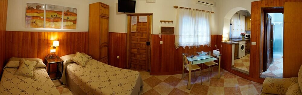 Studio (2-3 people) - Living Area