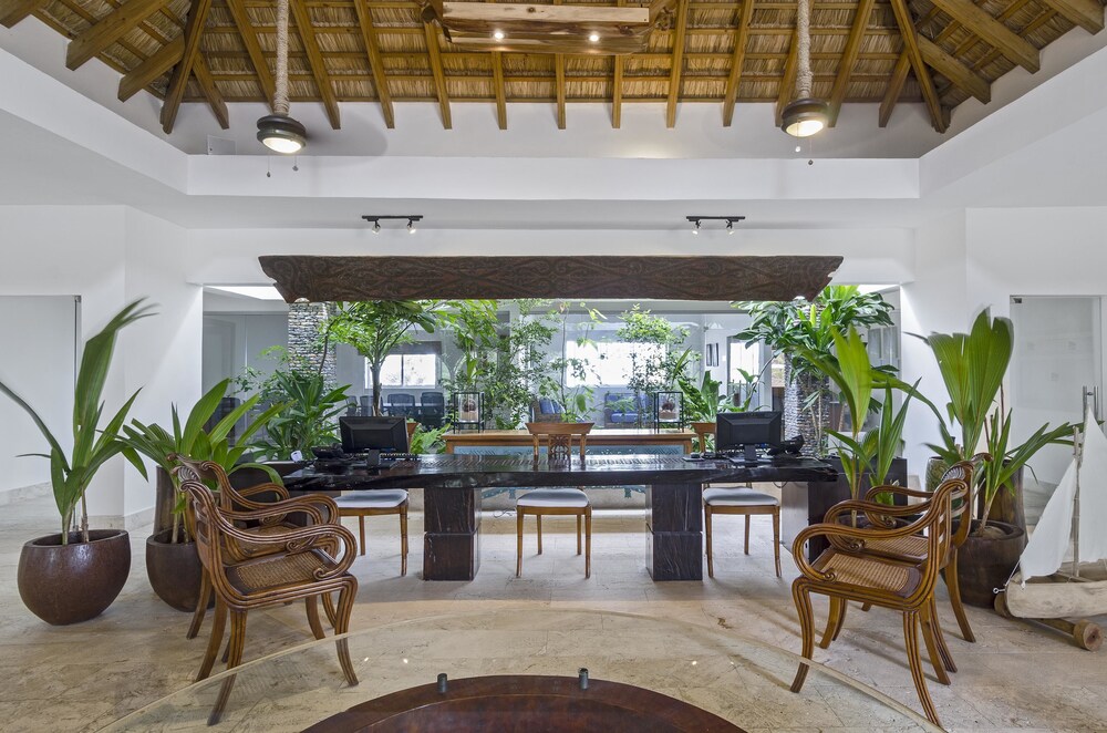 Concierge Desk