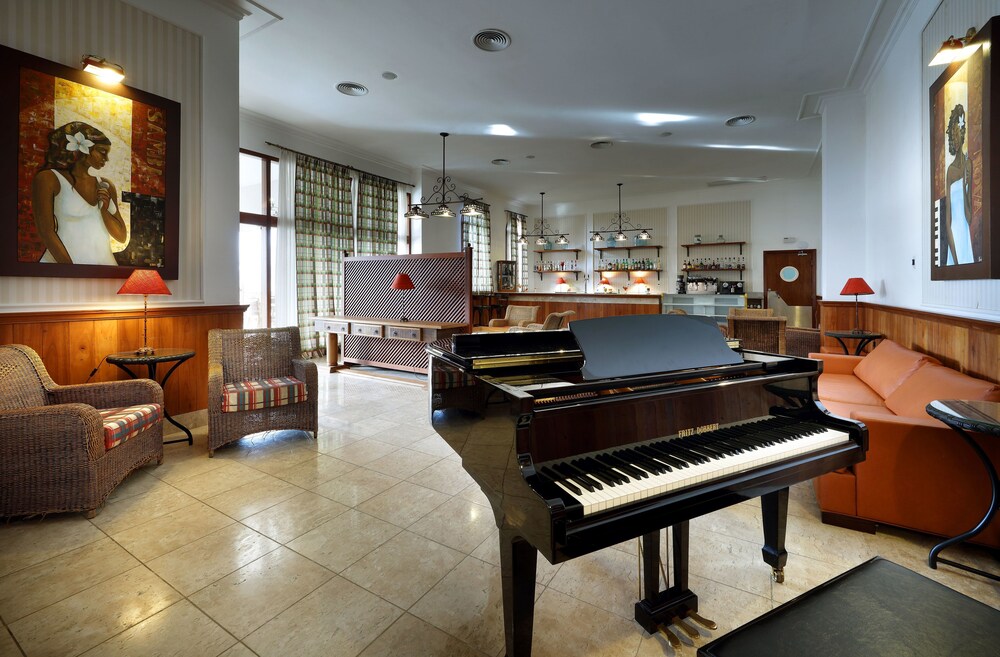 Hotel Lounge