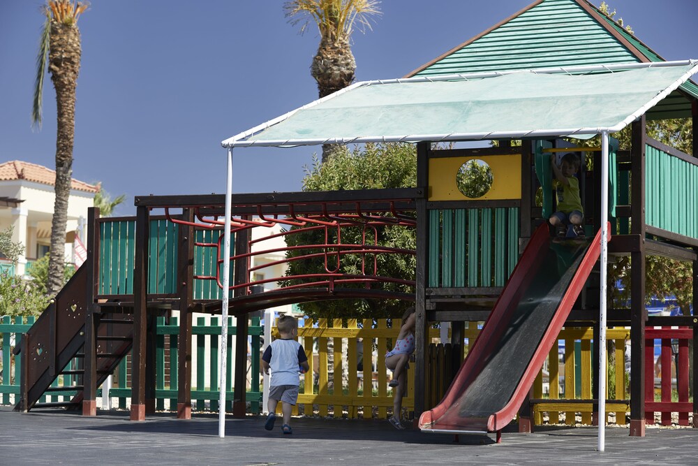 Childrens Play Area - Outdoor