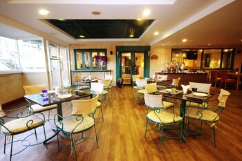 Coffee Shop
