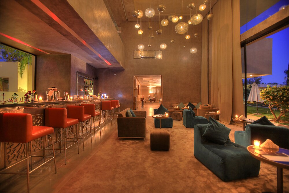 Hotel Bar