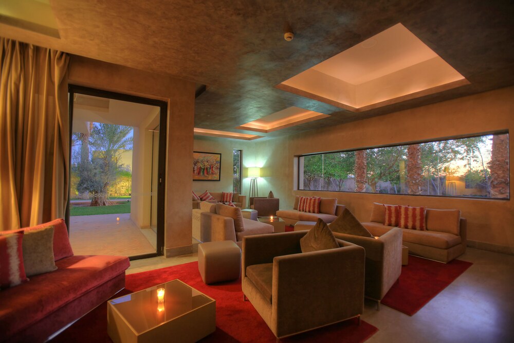 Executive Lounge