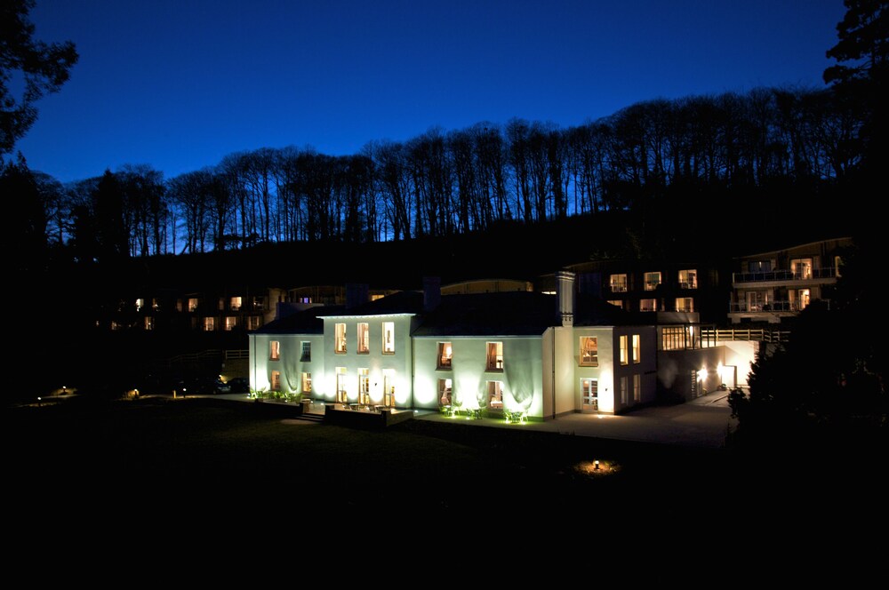 Hotel Front - Evening/Night
