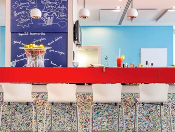 Hotel Bar