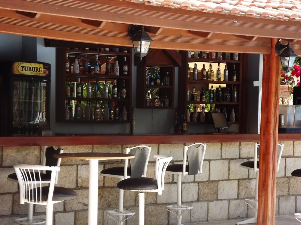Poolside Bar