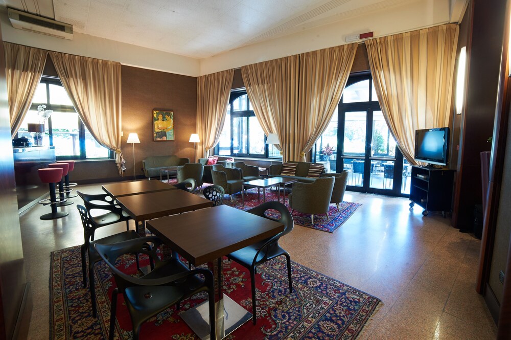 Hotel Bar