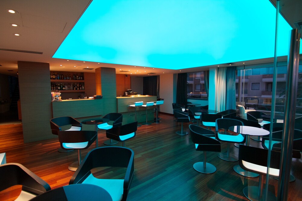 Hotel Lounge
