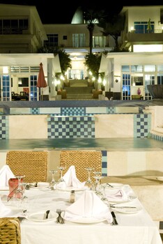Food Court