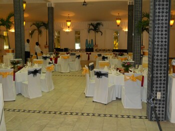 Food Court