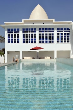Poolside Bar