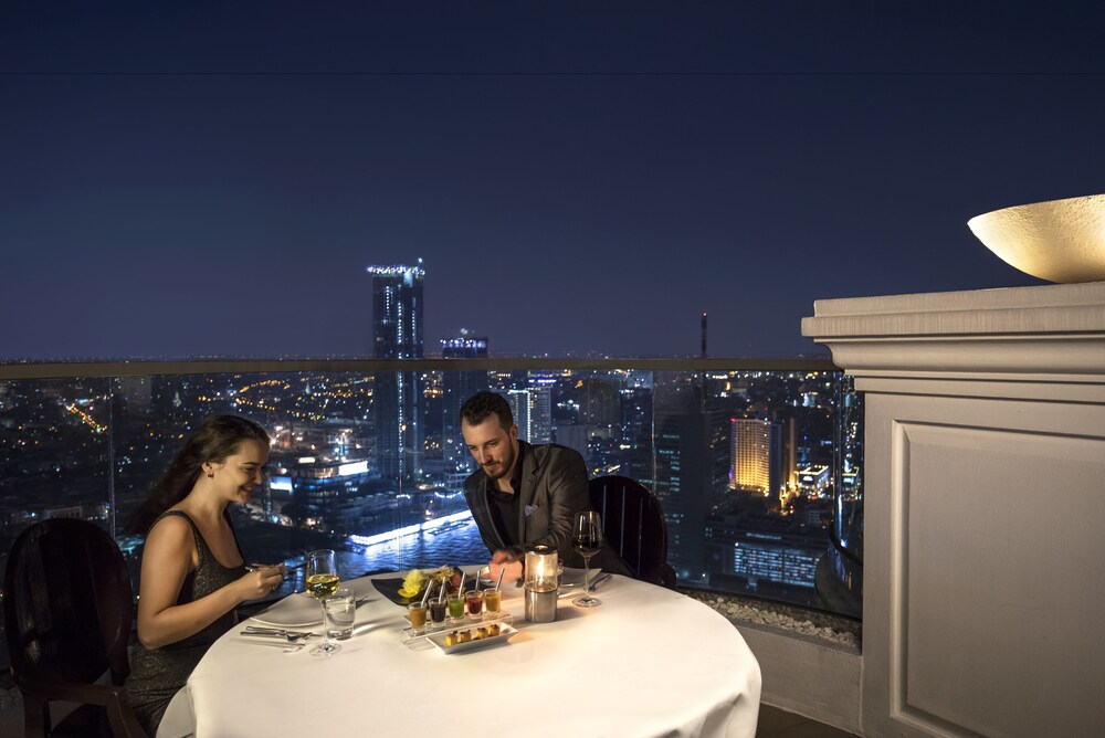 Couples Dining