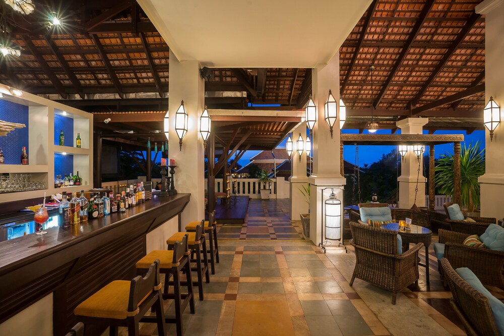 Hotel Lounge