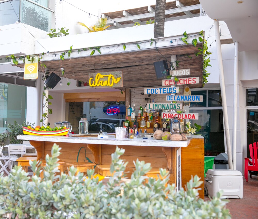 Hotel Bar