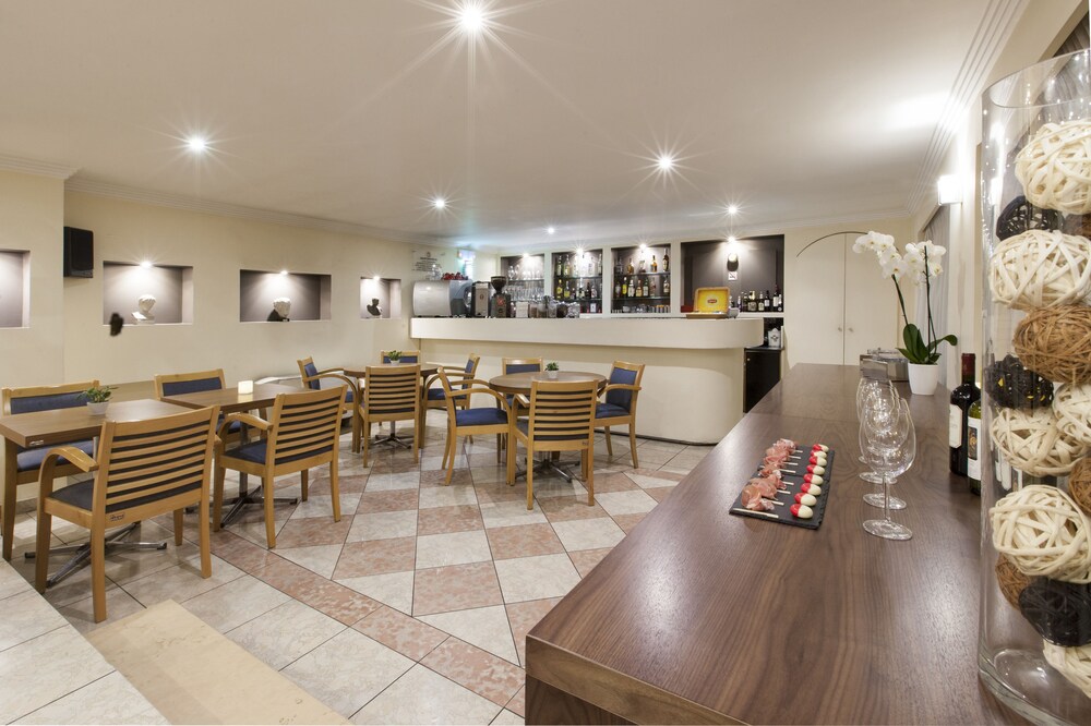 Hotel Lounge