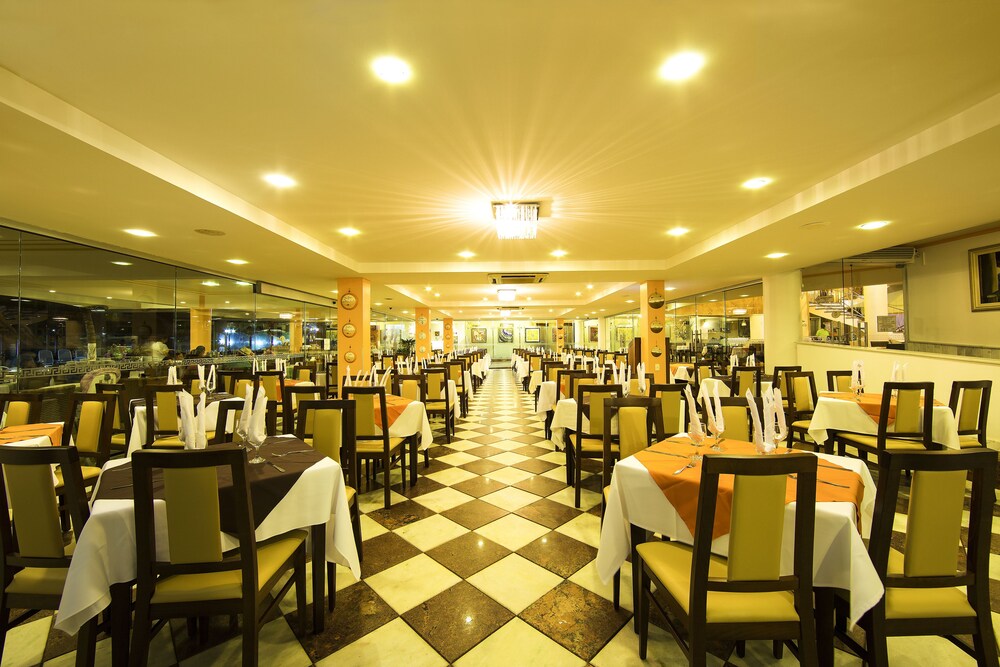 Hotel Lounge