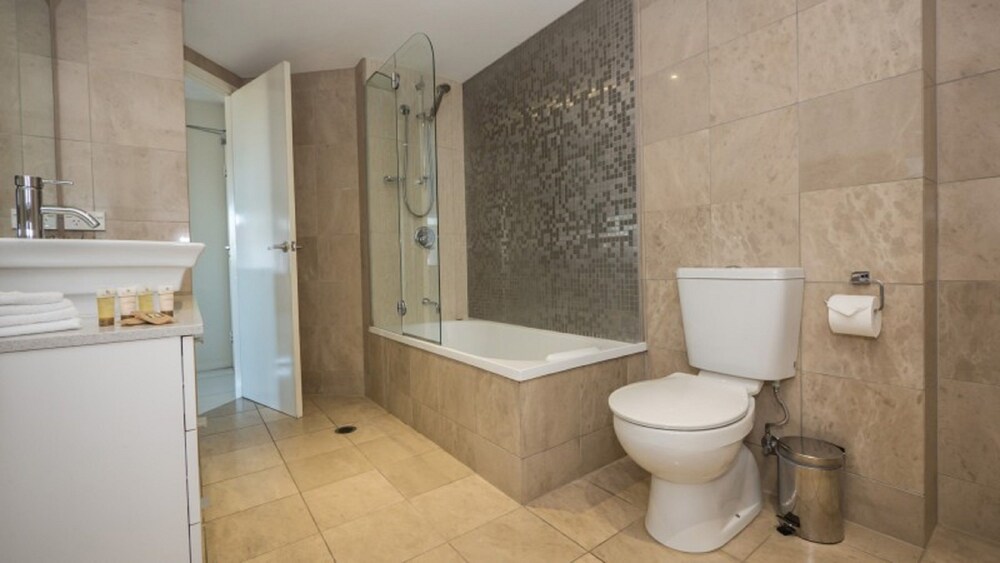 2 Bedroom Apartment - Guestroom