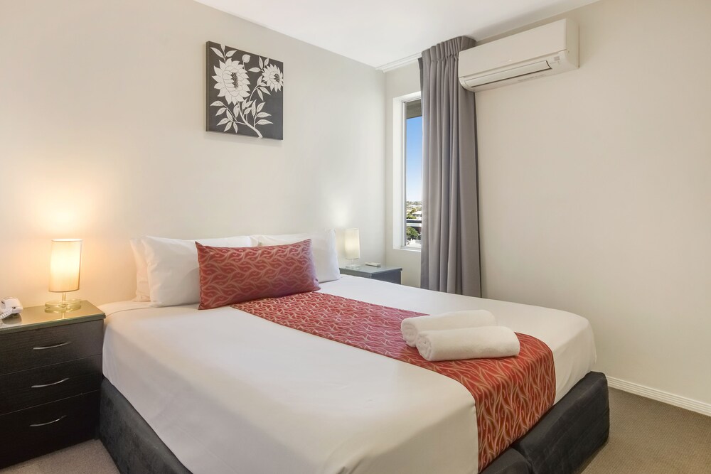 Studio Hotel Walk-Up (Stair Access) - Guestroom