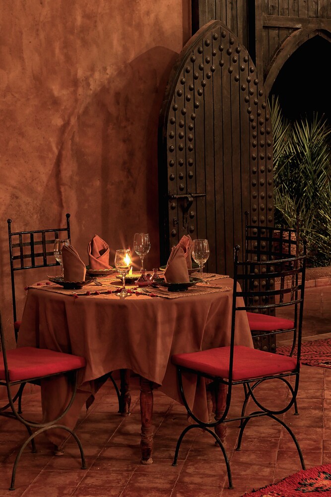 Couples Dining