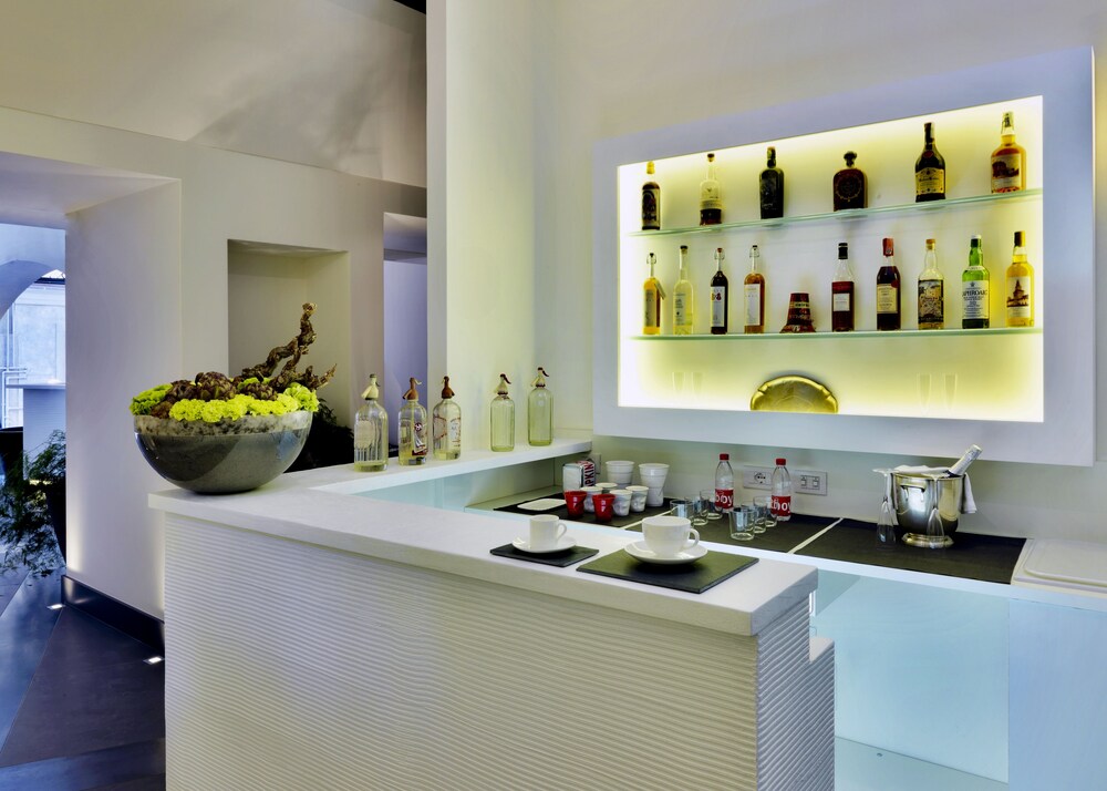 Hotel Bar
