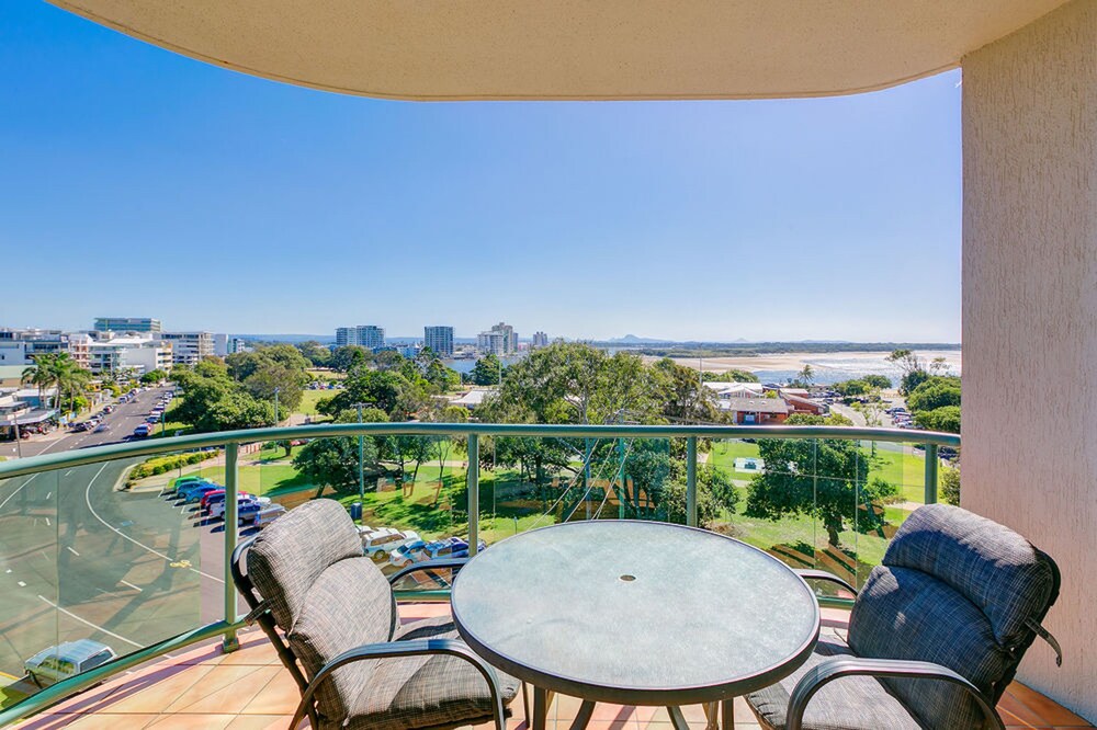 3 Bedroom Ocean/River View Apartment - Balcony