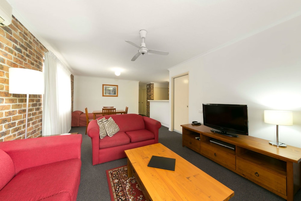Standard Apartment, 1 Bedroom, Kitchen, Garden View - Living Area