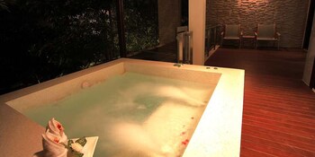 Jetted Tub