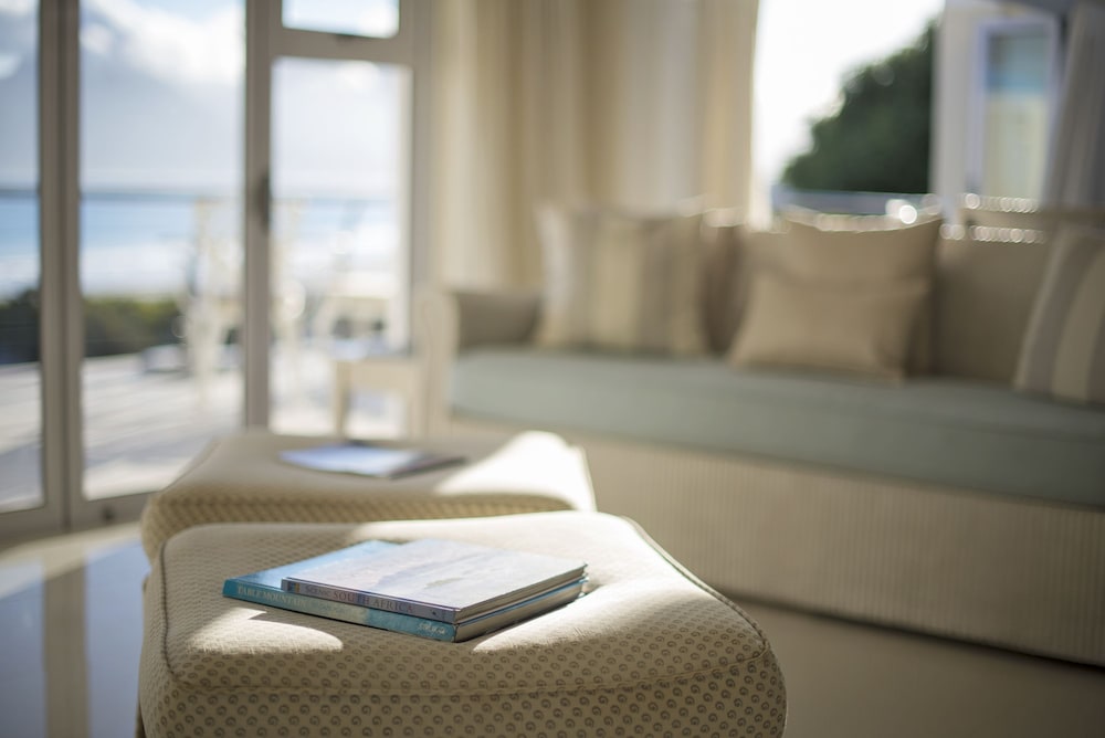 Hotel Lounge