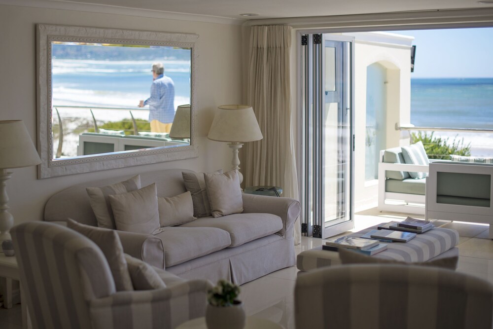 Hotel Lounge