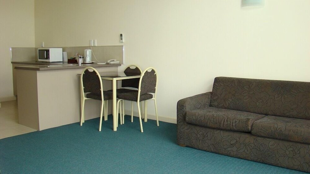 Suite, 2 Bedrooms - Living Area