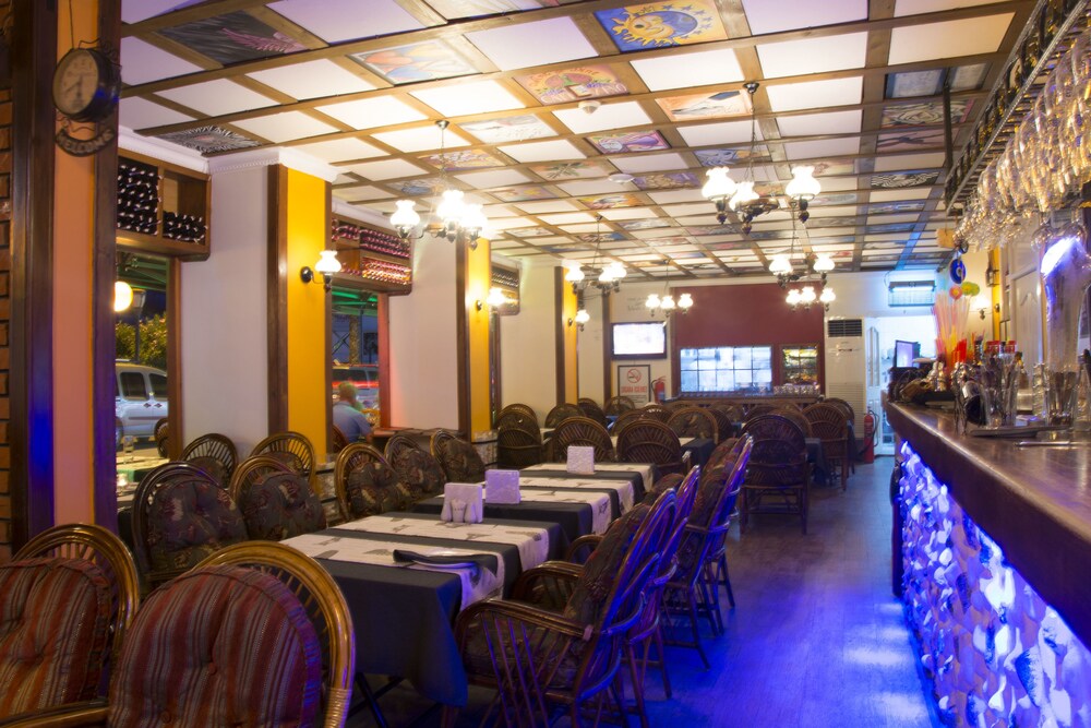 Hotel Bar