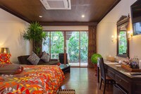 Deluxe Room, Garden Area