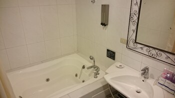 Jetted Tub