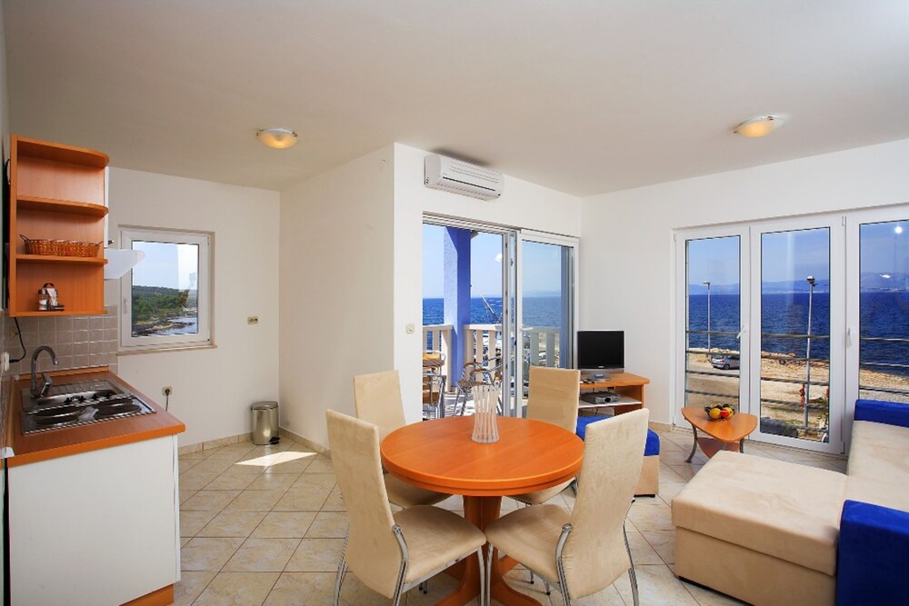 Apartment, 2 Bedrooms, Balcony, Sea View (for 5 people) - Living Area