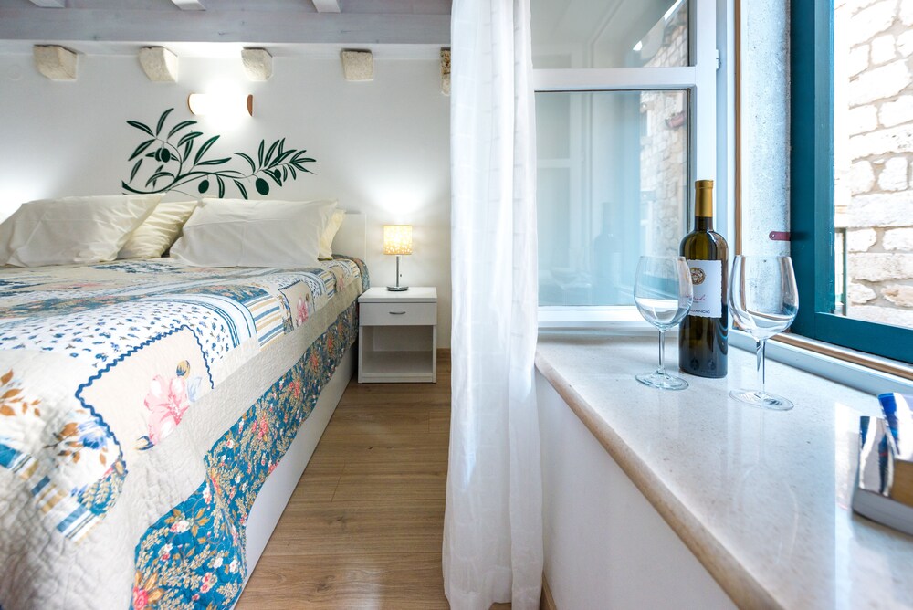 Standard Apartment - Guestroom